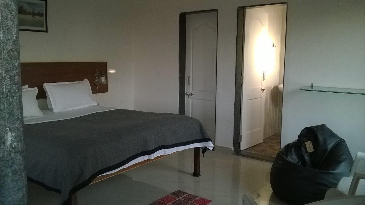 Palm Springs Lake Resort Jaitapur Екстер'єр фото